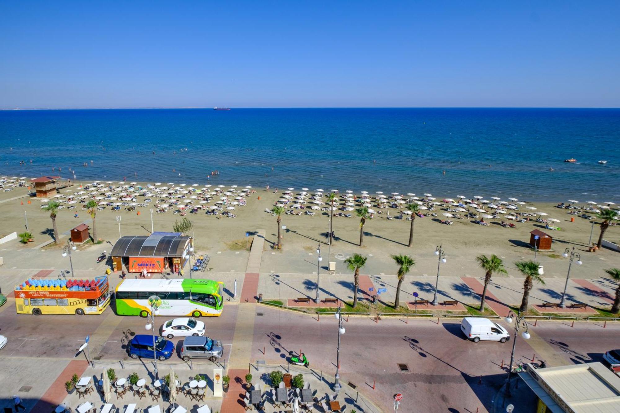 Lazuli Sea View Beachfront Ap 21 Larnaca Exteriér fotografie