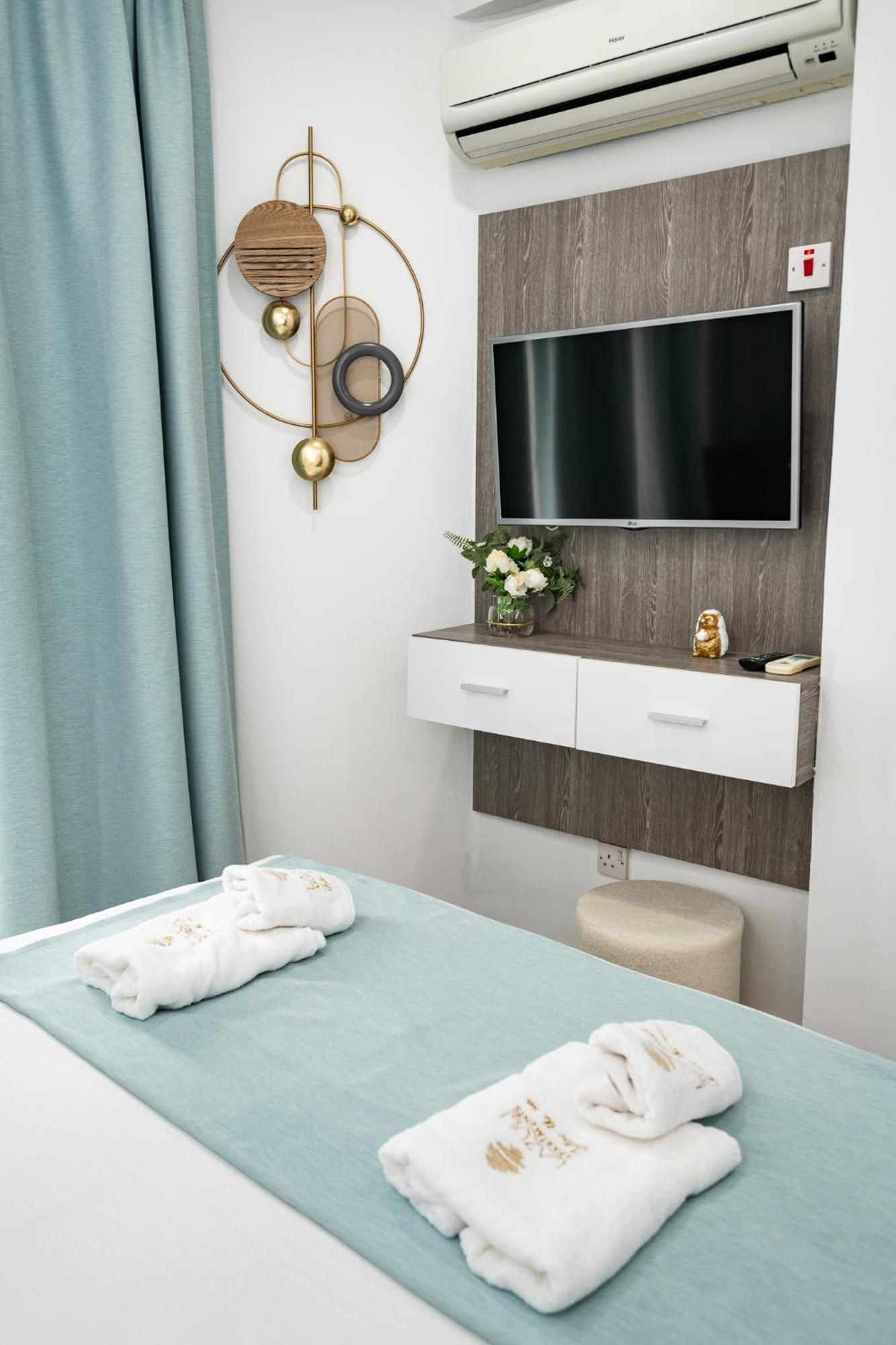 Lazuli Sea View Beachfront Ap 21 Larnaca Exteriér fotografie