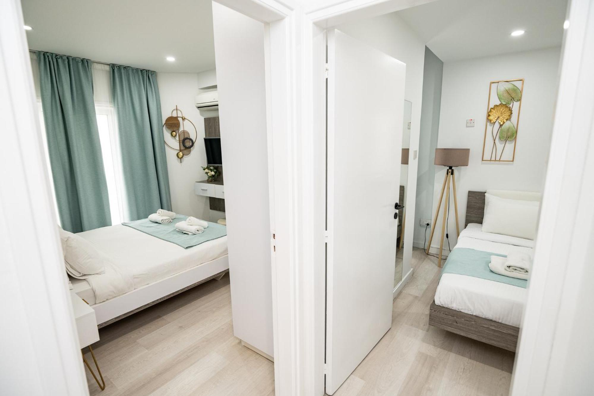 Lazuli Sea View Beachfront Ap 21 Larnaca Exteriér fotografie