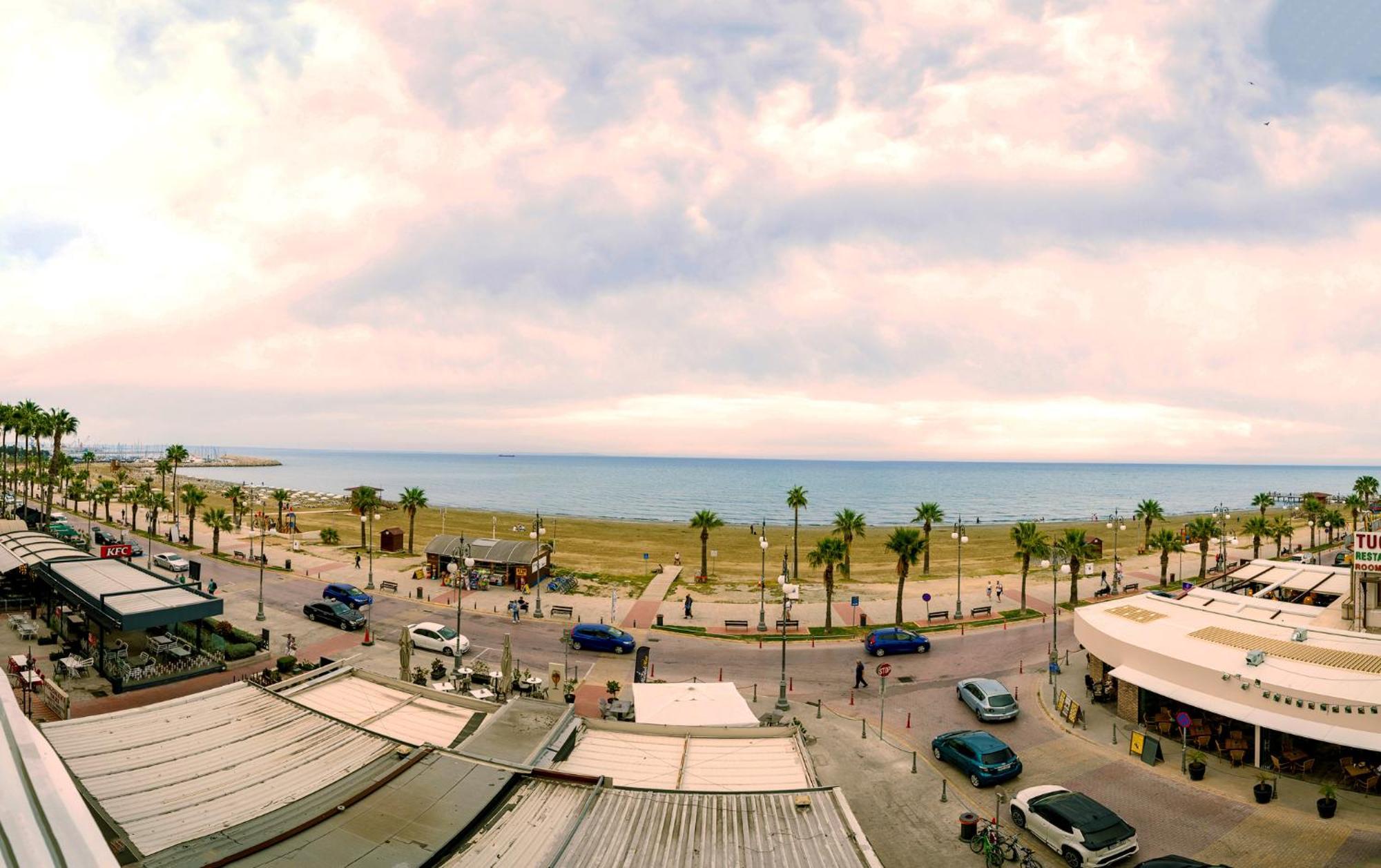 Lazuli Sea View Beachfront Ap 21 Larnaca Exteriér fotografie