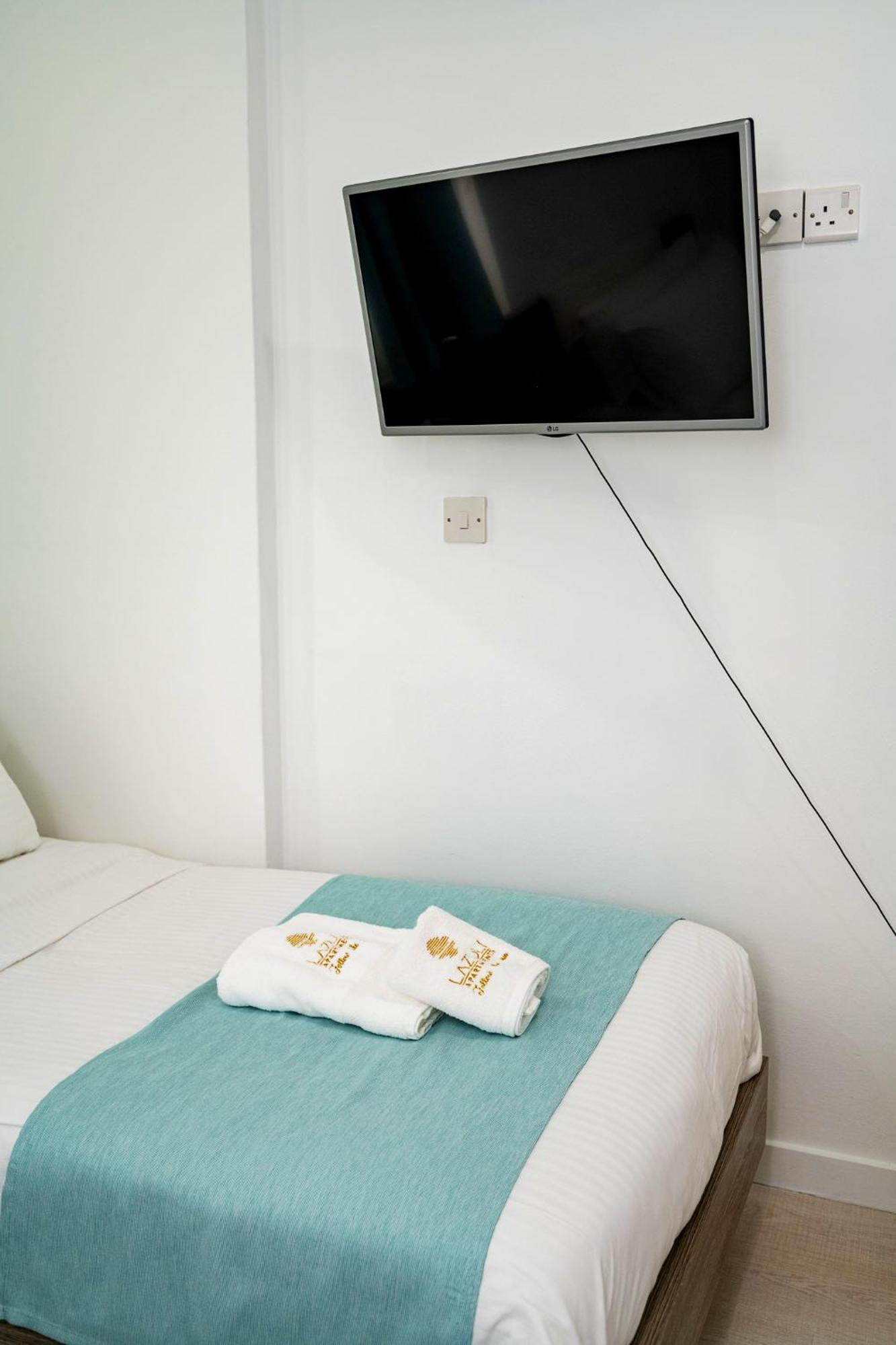 Lazuli Sea View Beachfront Ap 21 Larnaca Exteriér fotografie