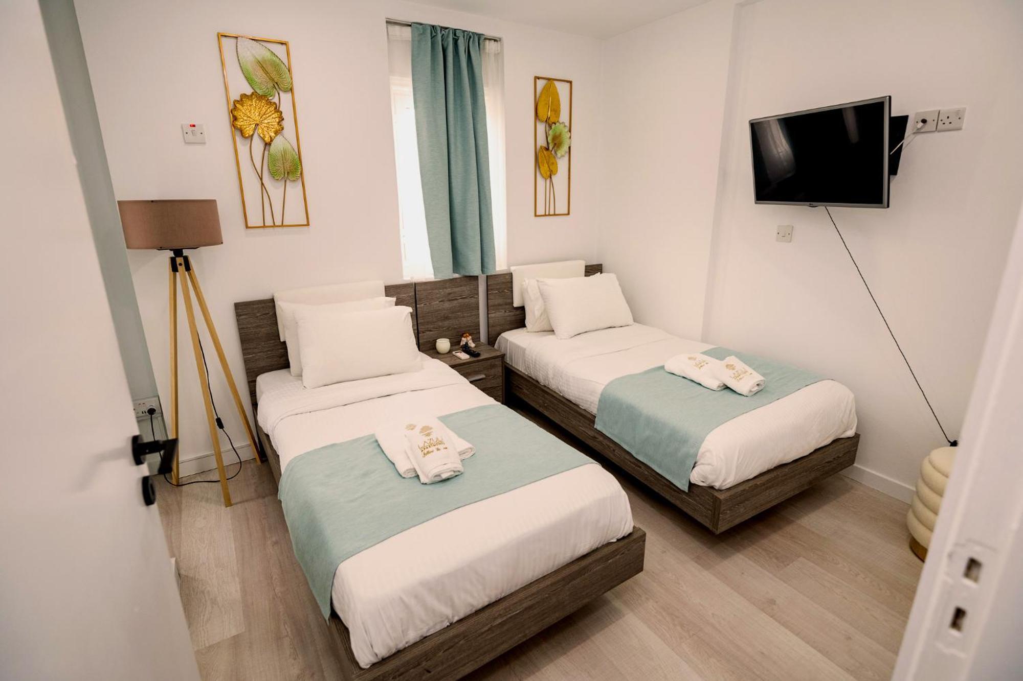 Lazuli Sea View Beachfront Ap 21 Larnaca Exteriér fotografie