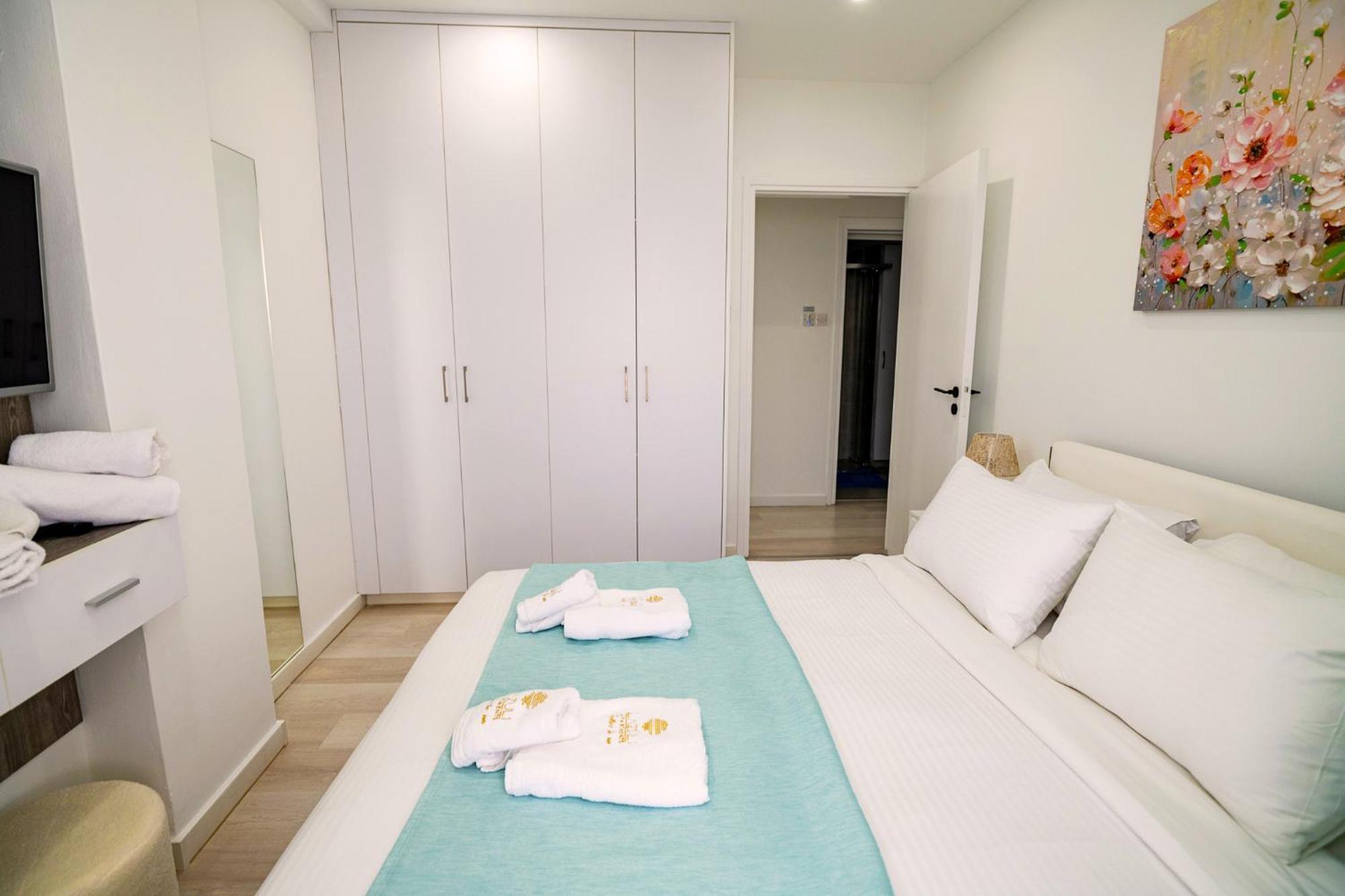 Lazuli Sea View Beachfront Ap 21 Larnaca Exteriér fotografie